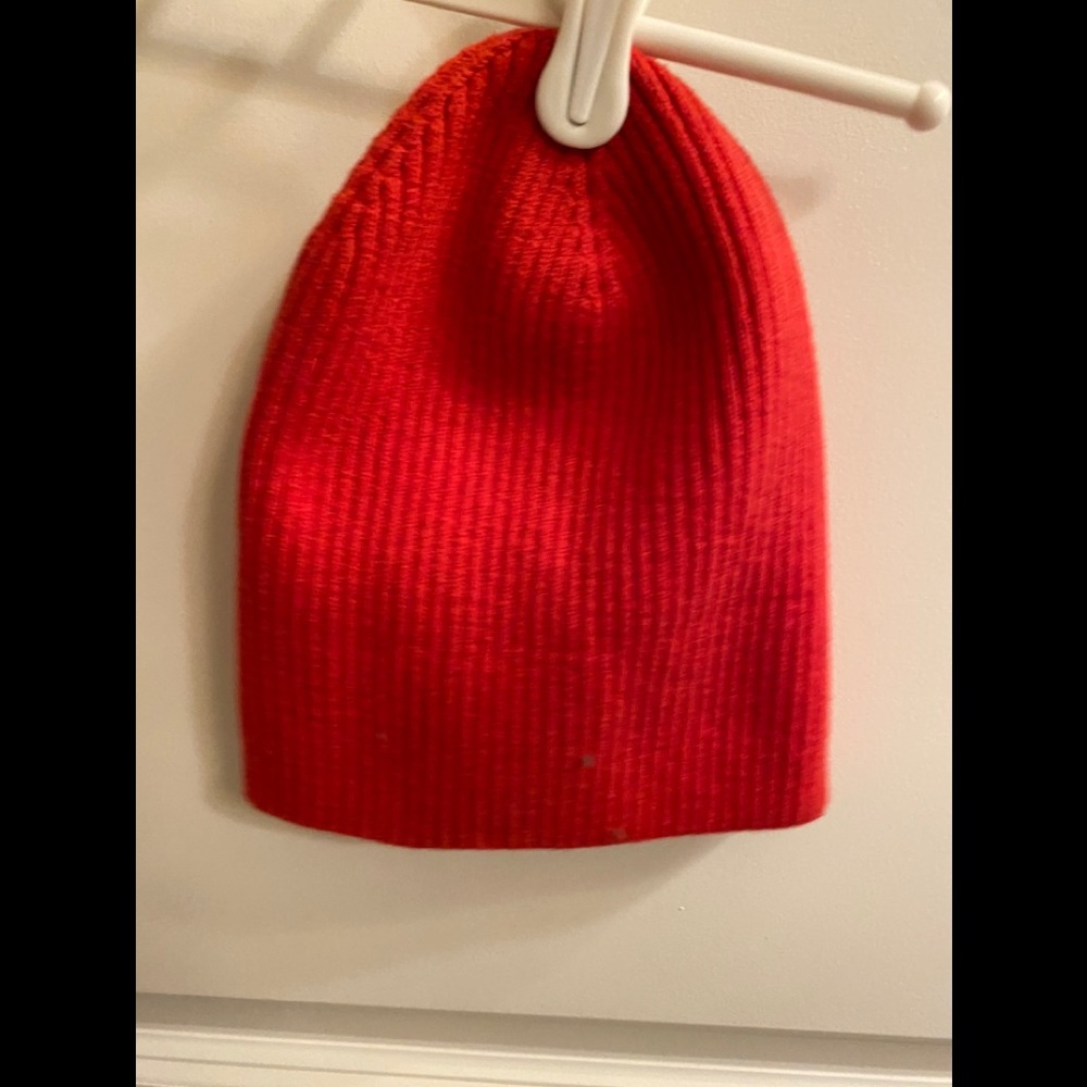 H&M Red ribbed beanie
